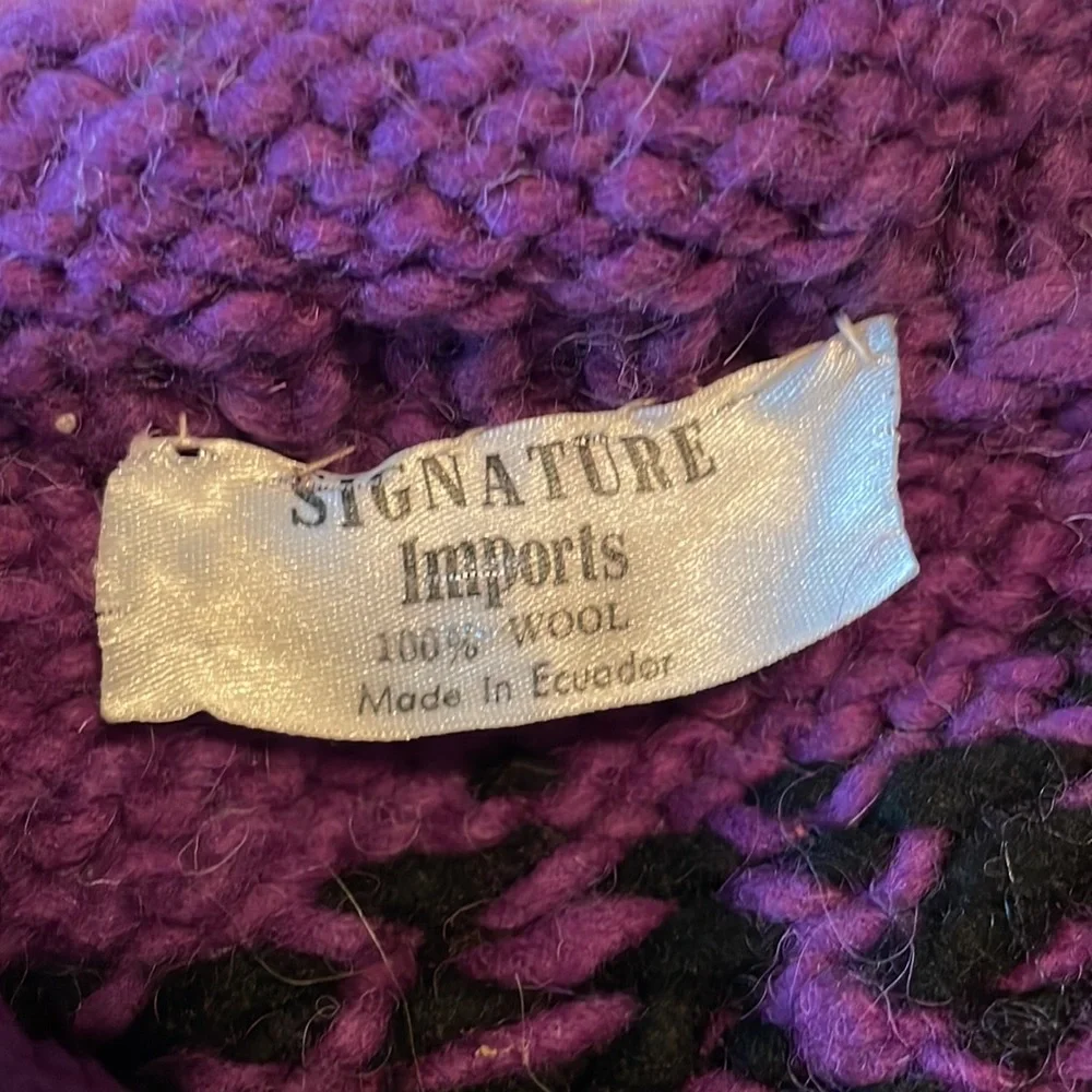 Beautiful Hand knit imported from Ecuador. - Picture 3 of 3